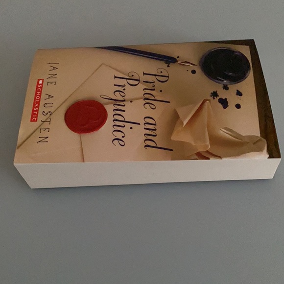 Pride & Prejudice by Jane Austen Paperback Chapter book - Picture 2 of 3